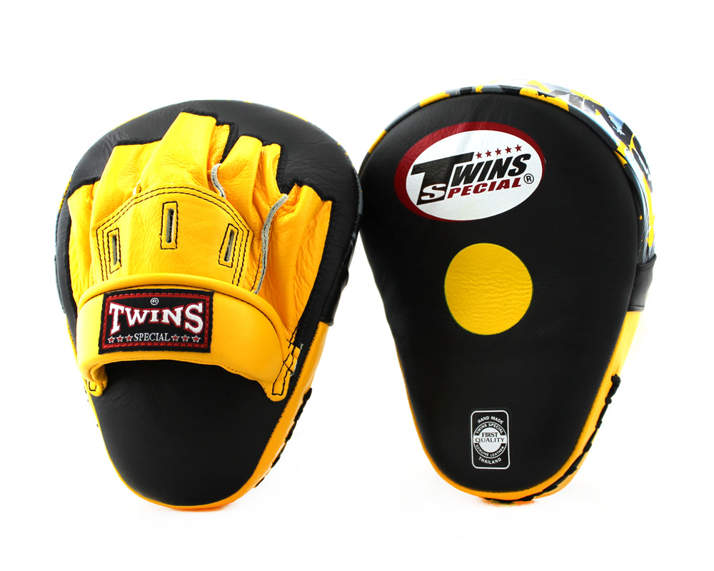Twins Special - Twins Special Boxing Gloves, Shinguards